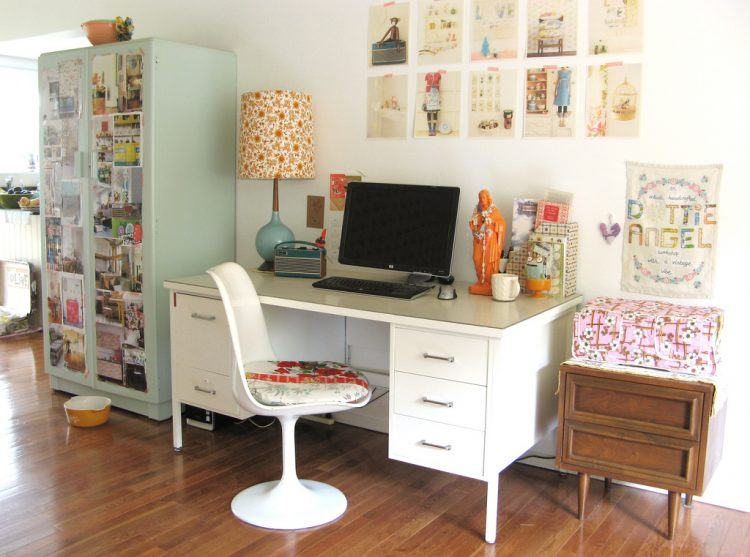 simple home office decor