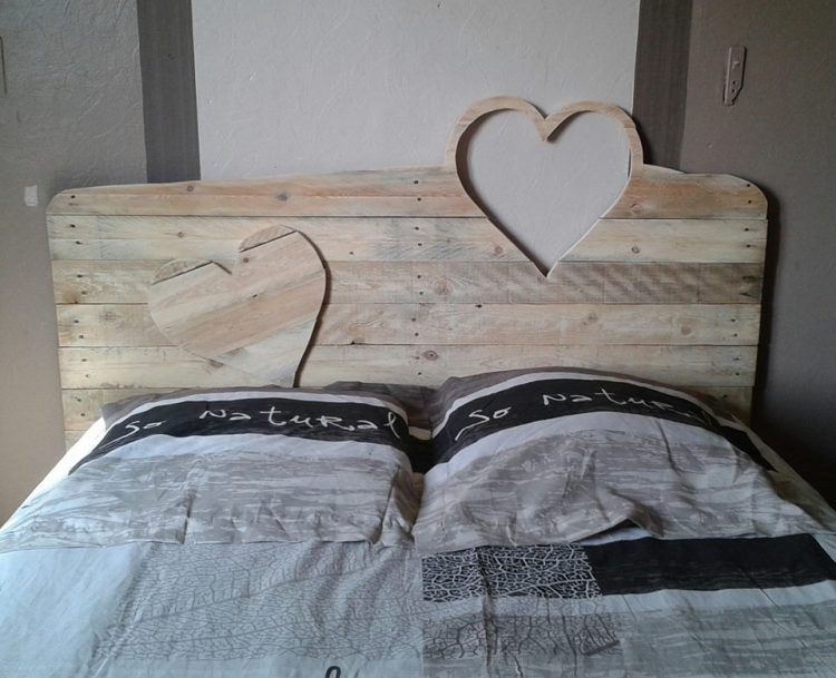 pallet headboard with hearts