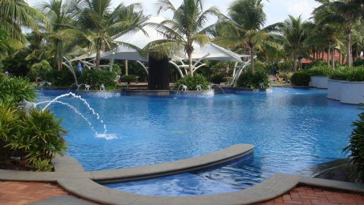 Hotel swimming pool at GRT Temple Bay Resorts, Mahabalipuramhttp://en.wikipedia.org/wiki/Mahabalipuram