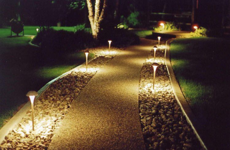 Five Pathway Lighting Ideas That Can't Miss