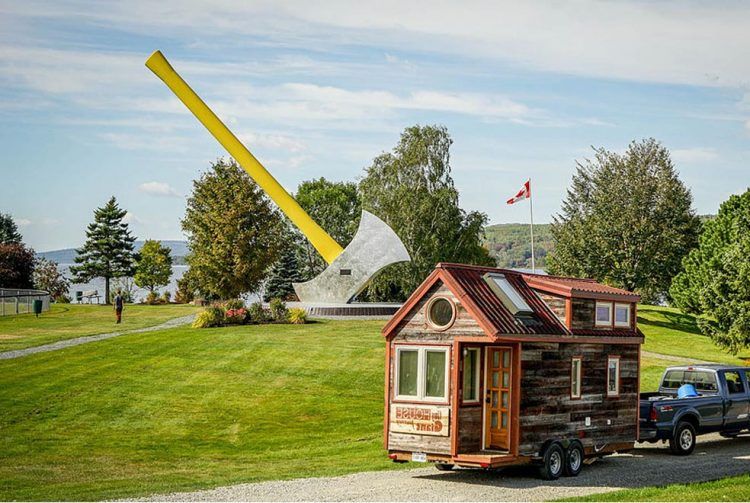 beautiful tiny home in field