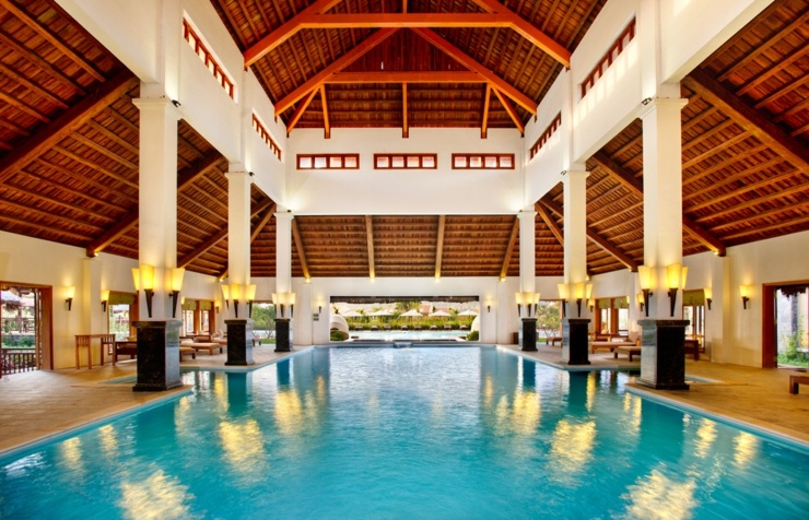 indoor infinity pool spa