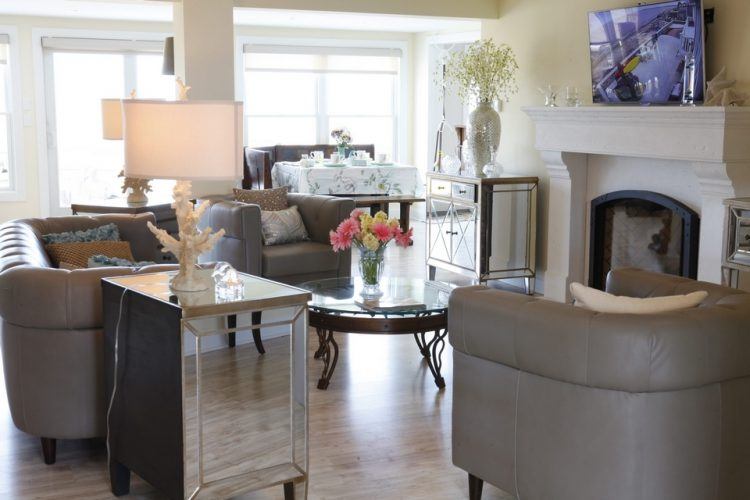 living room with mirrored end table