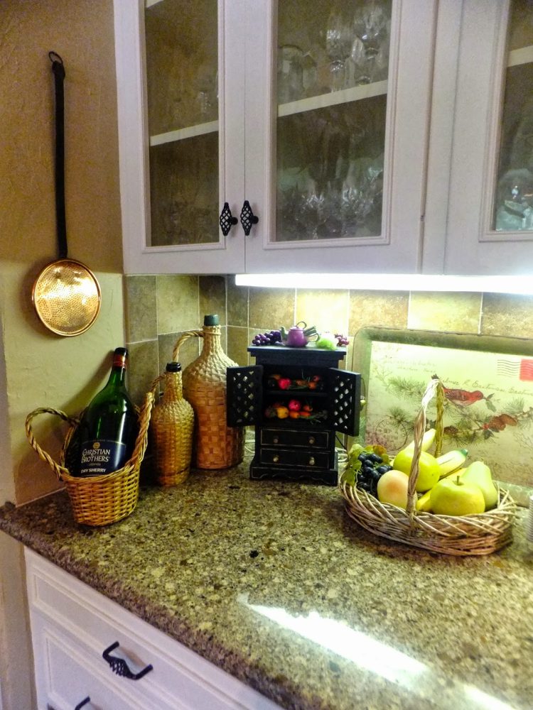 kitchen baskets decoration