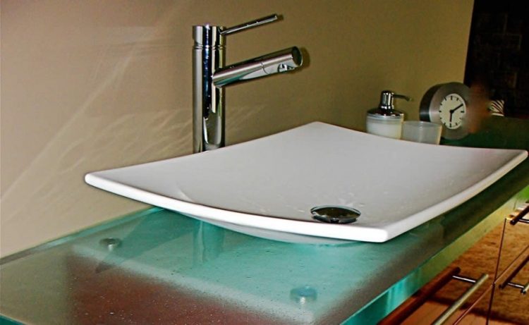 white glass sink with rectangular design