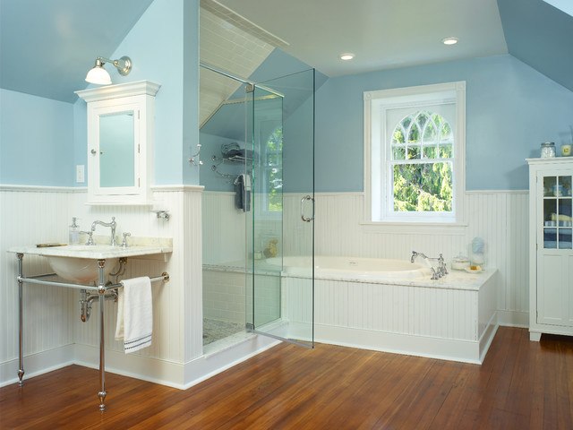 victorian bathroom with hardwood flooring