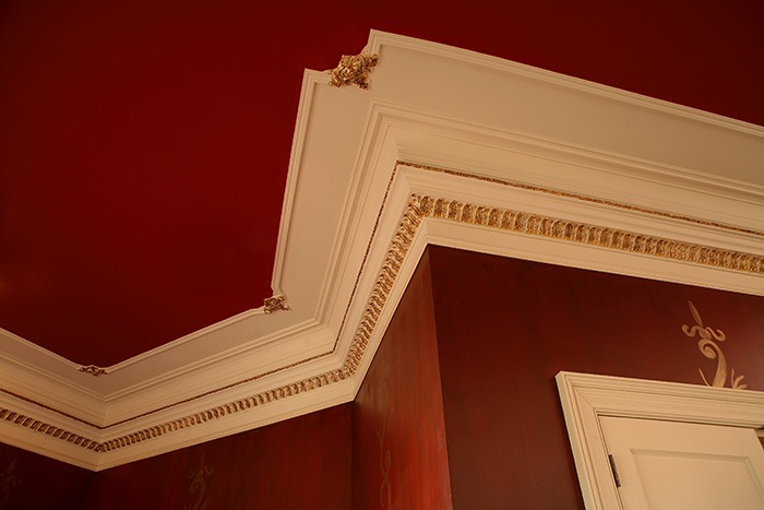 crown molding with gold trim