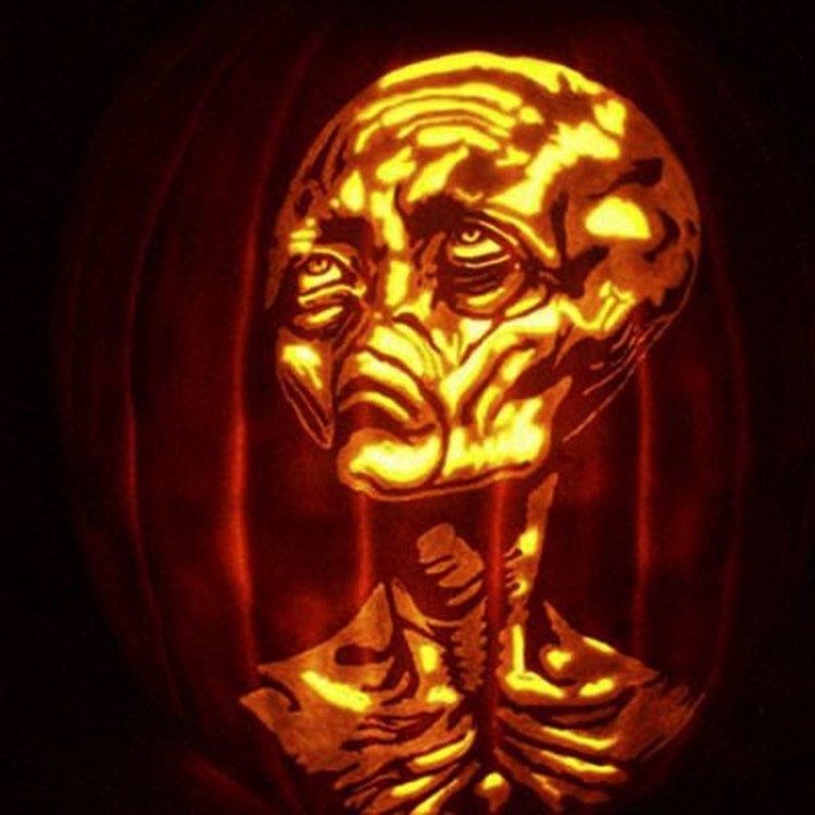 alien-pumpkin-carving