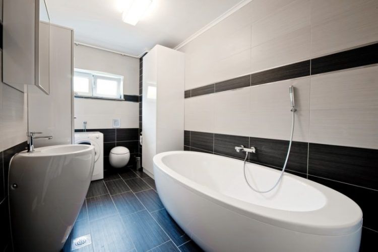 black-and-white-bathroom