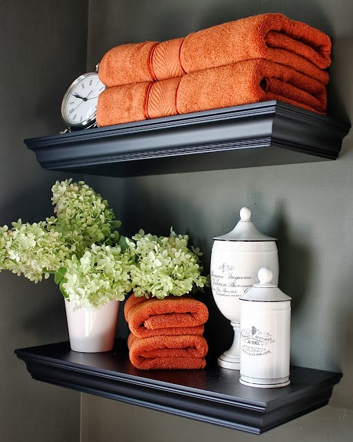 orange accent towels for bathrooms