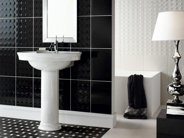 classic-black-and-white-bathroom