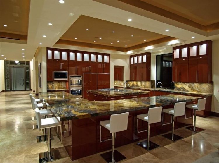 diner-style-luxury-kitchen