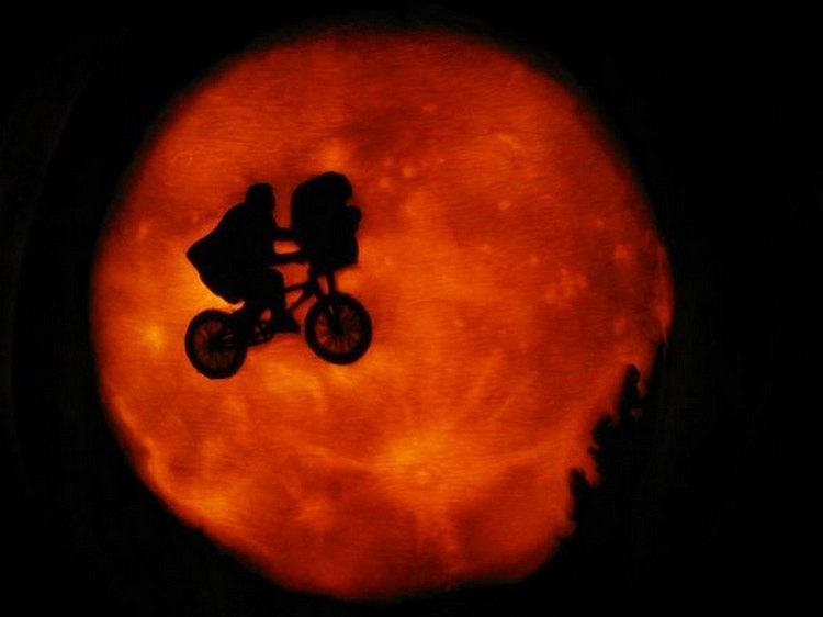 et-pumpkin-carving