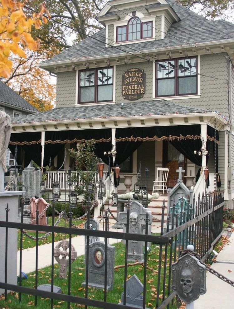 funeral-parlor-house