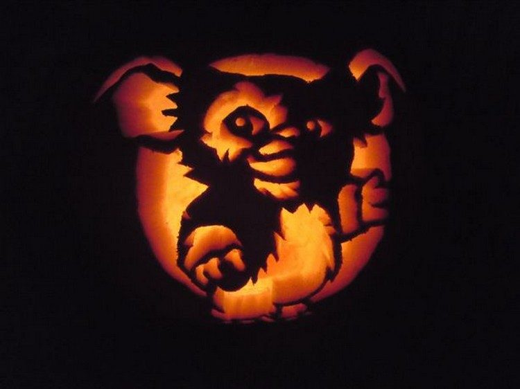 gizmo-pumpkin-carving