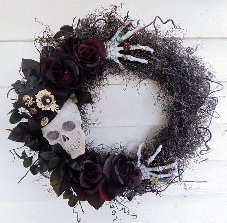 halloween-wreath-with-roses