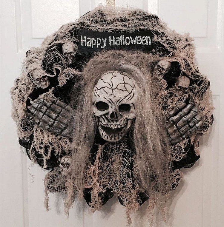 happy-halloween-wreath