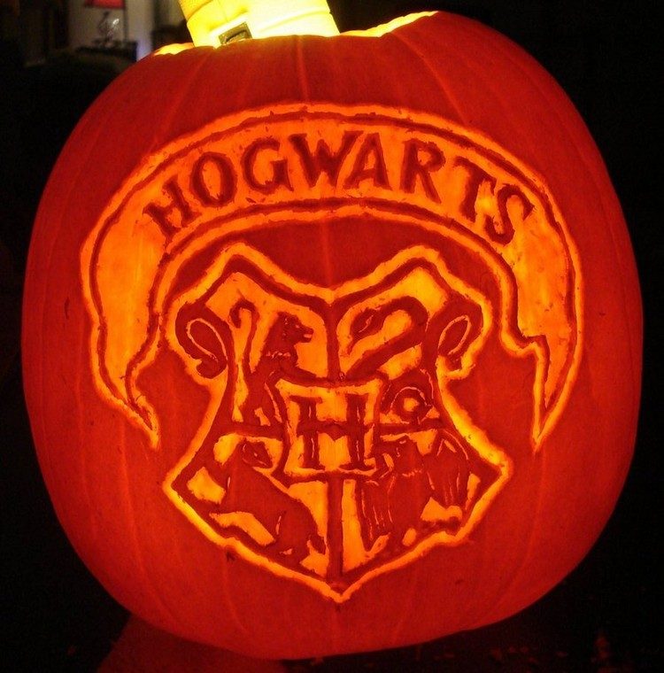 hogwarts-pumpkin-carving