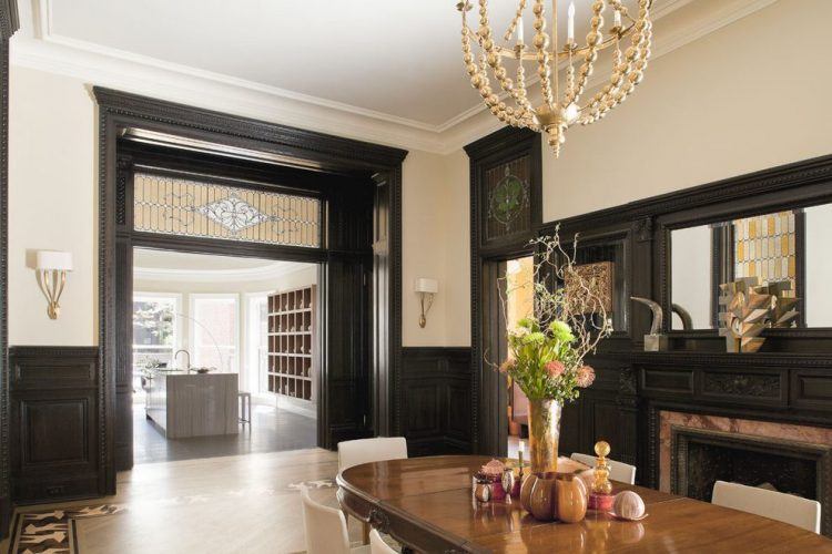 dining room with painted crown molding