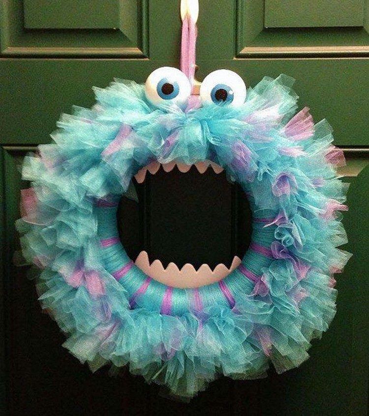 scary-monster-halloween-wreath