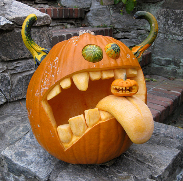 scary-monster-pumpking-carving