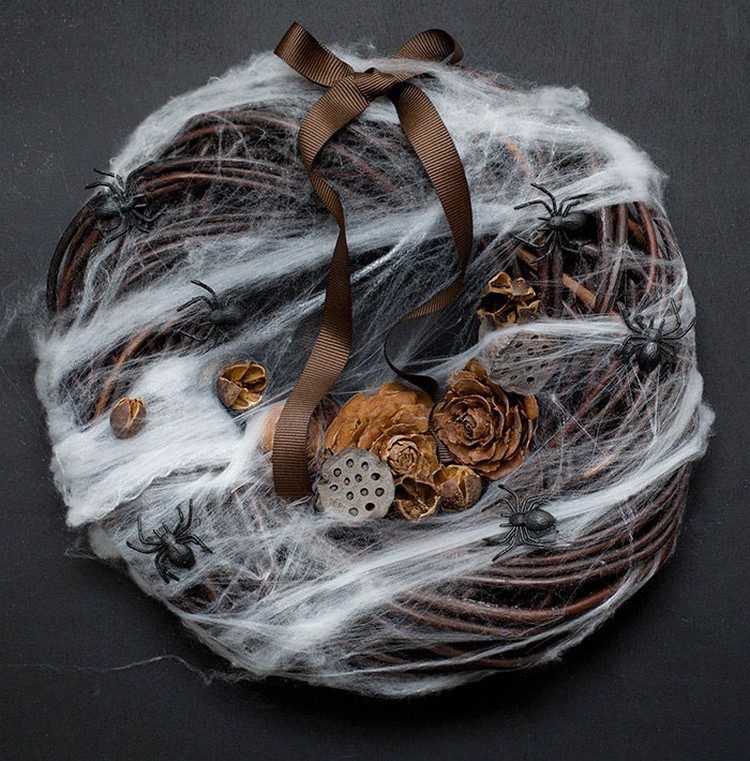 spiders-halloween-wreath