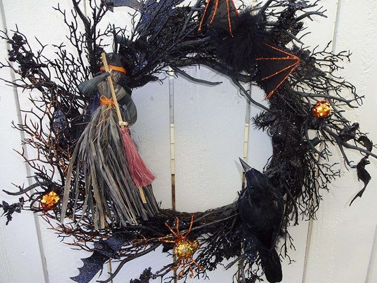 witches-halloween-wreath