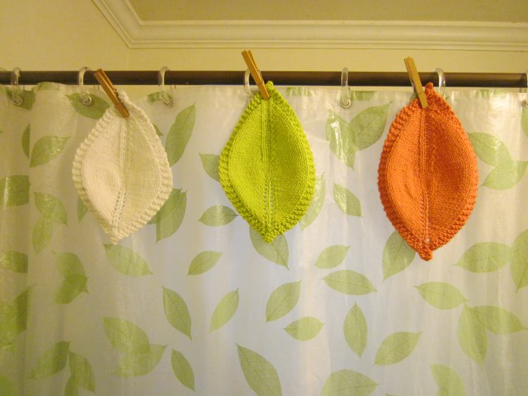 shower curtain with fall leaves