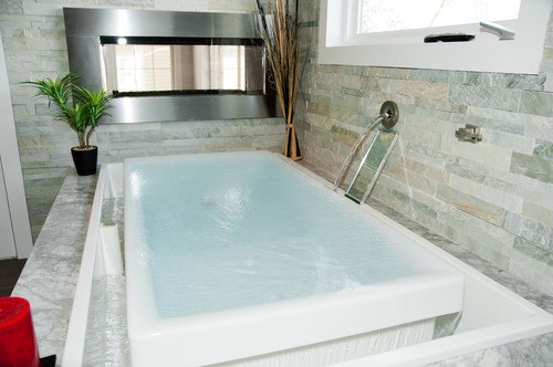 contemporary white infinity bath tub