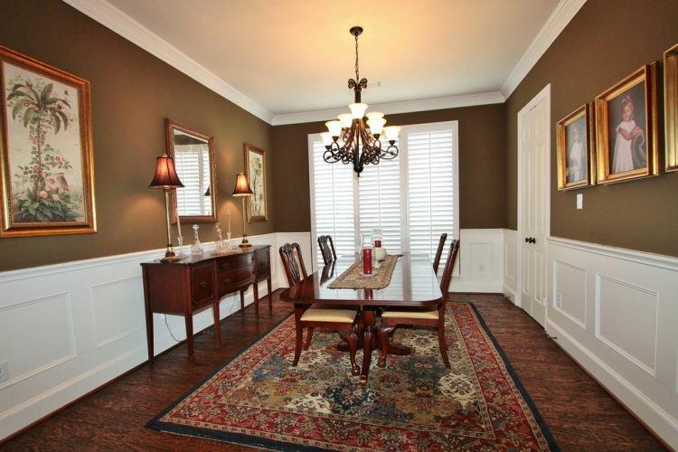 traditional dining room with classic decor