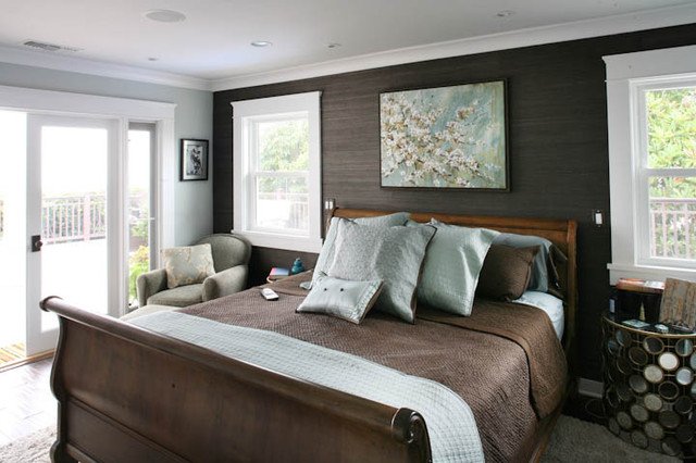 traditional bedroom with white crown molding