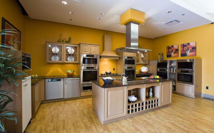 10 Beautiful Kitchens with Yellow Walls