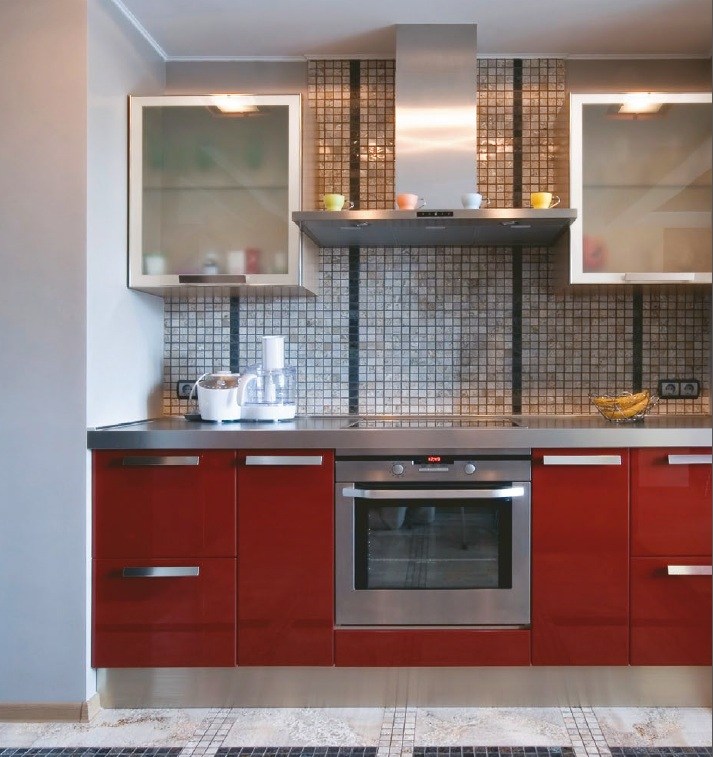 aluminum-kitchen-with-glass-cabinets