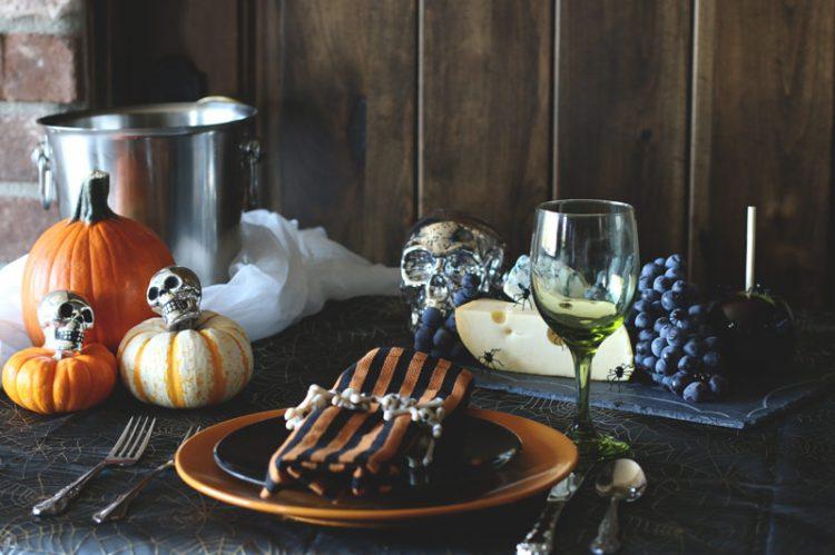 spooky halloween table decor