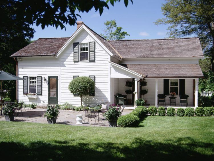 classic country house in washington, ct