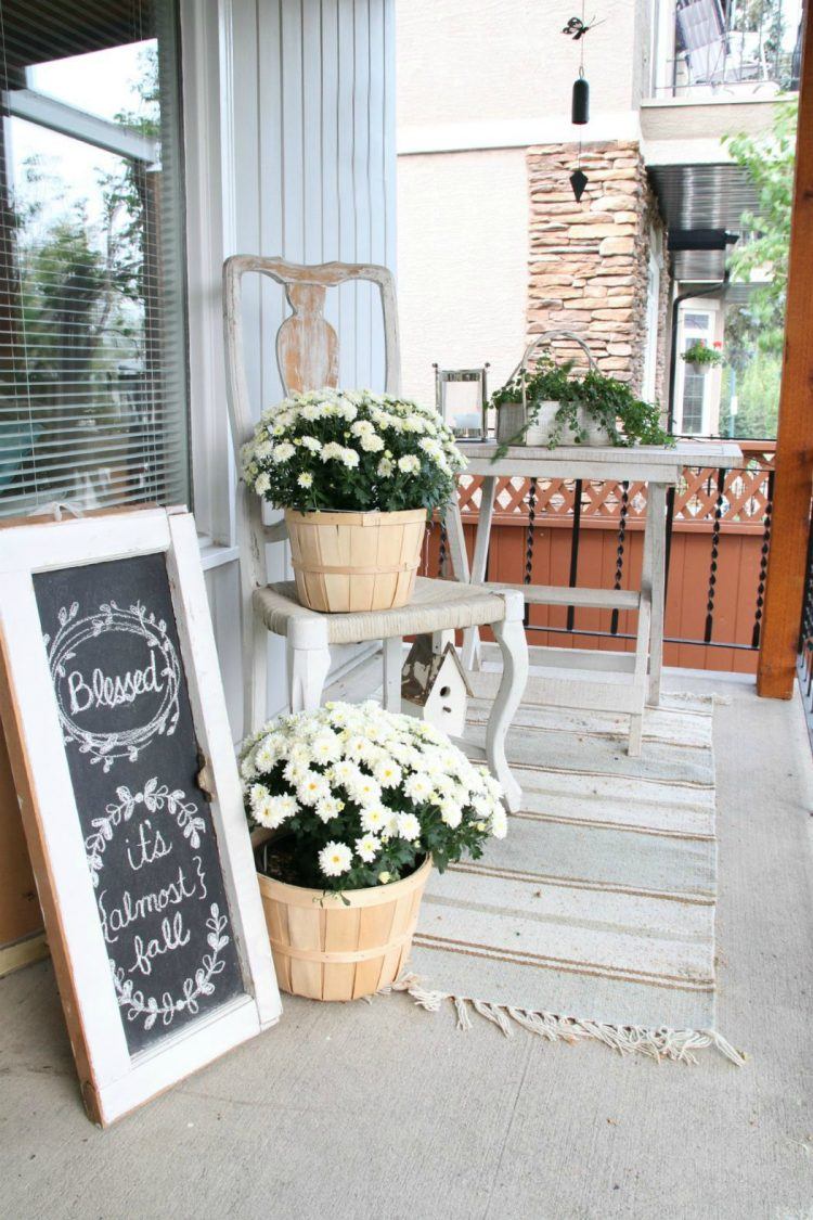 fall-porch-with-cute-sign