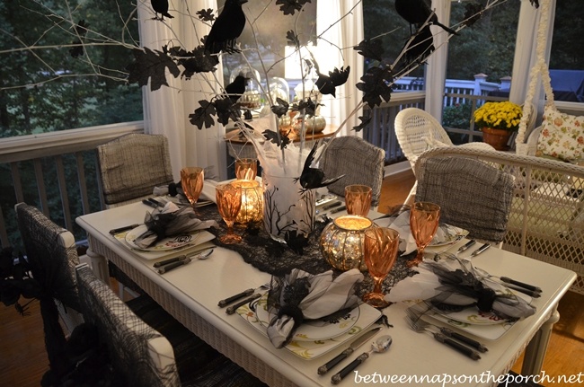 halloween table decor with bats