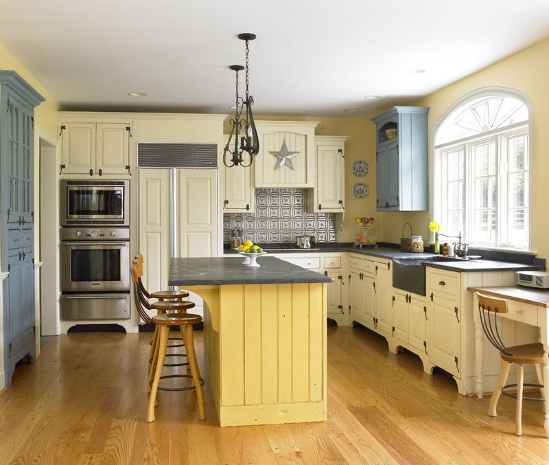 20 Beautiful Kitchen Islands With Seating