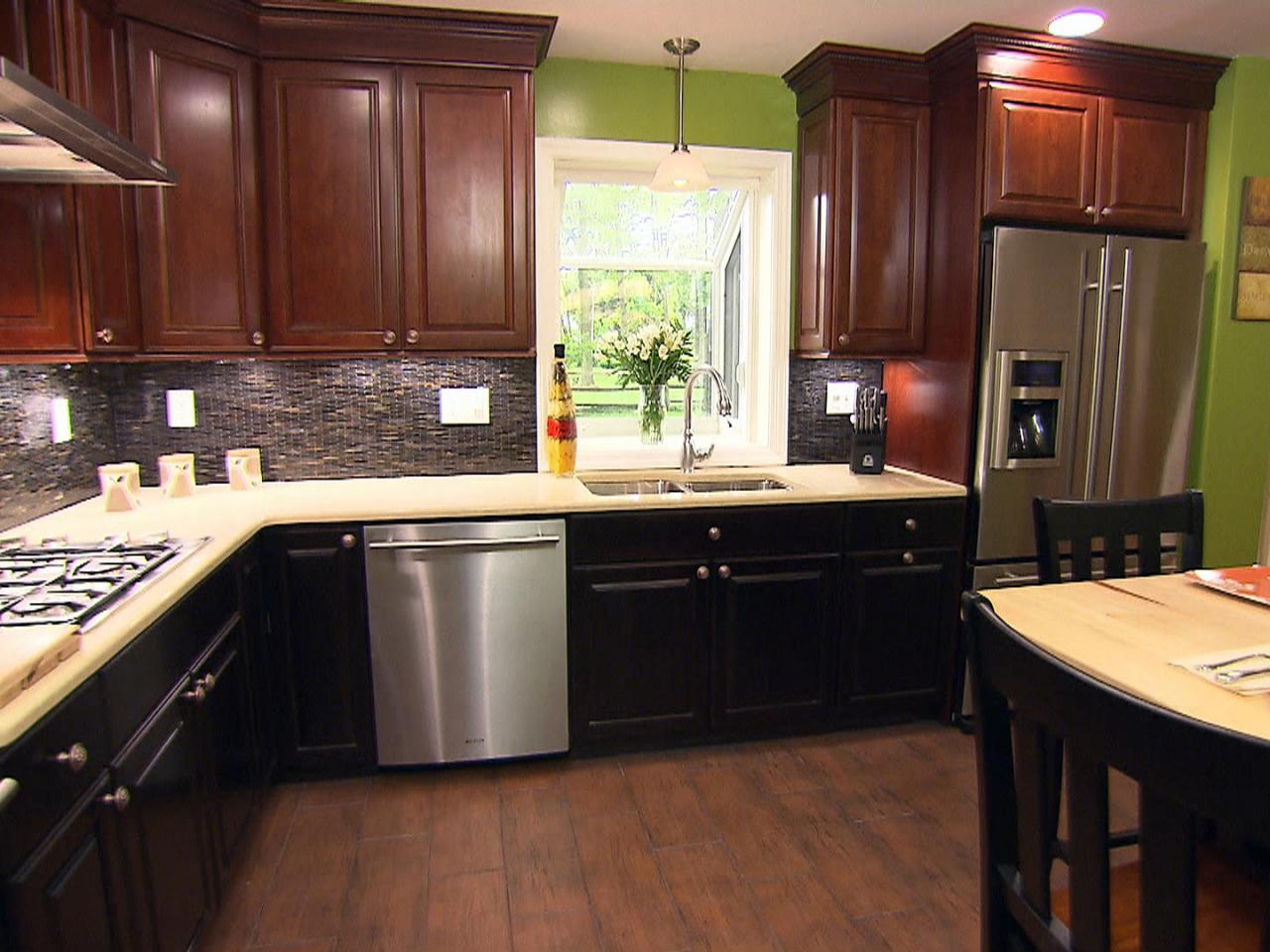 10 Beautiful Kitchens with Brown Walls