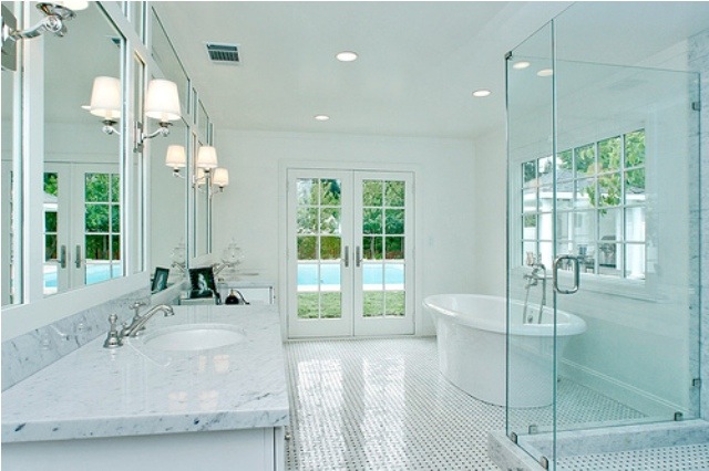 luxurious all white bathroom