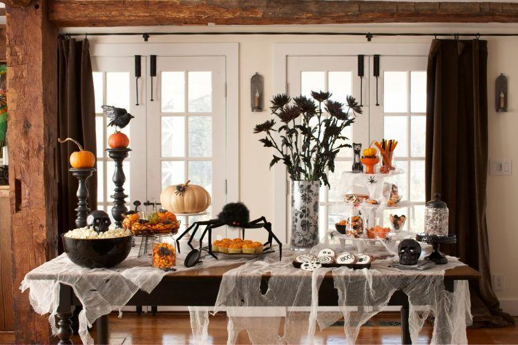 halloween party table decor