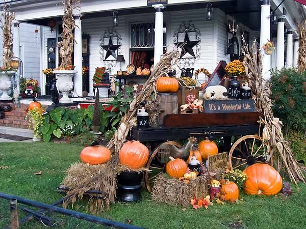 halloween house with pumpkins