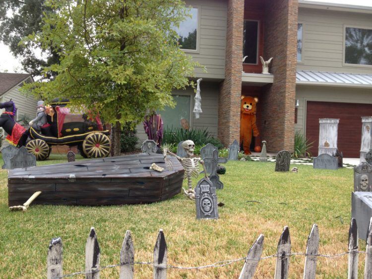 outdoor halloween decorating ideas