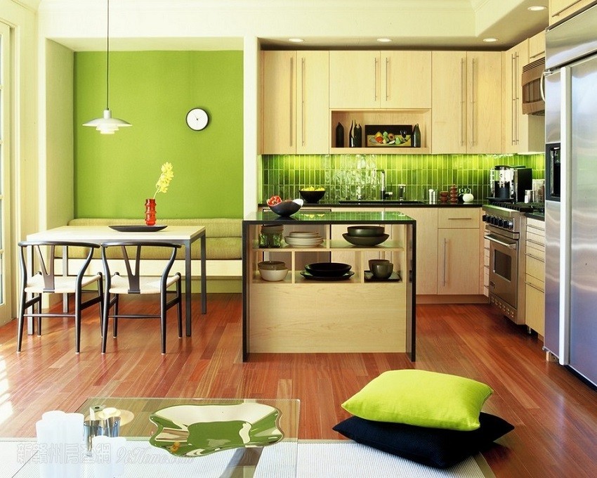 10 Beautiful Kitchens with Green Walls
