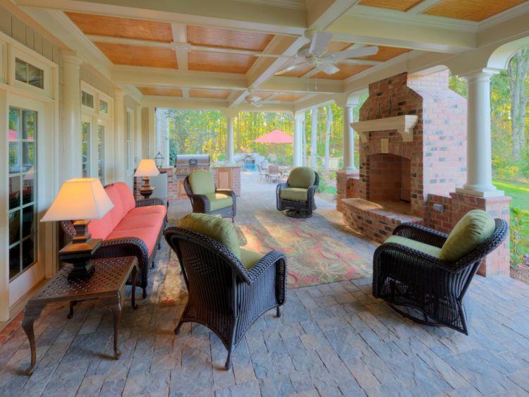 beautiful modern covered patio