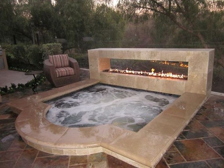 20 Relaxing Backyard Designs With Hot Tubs