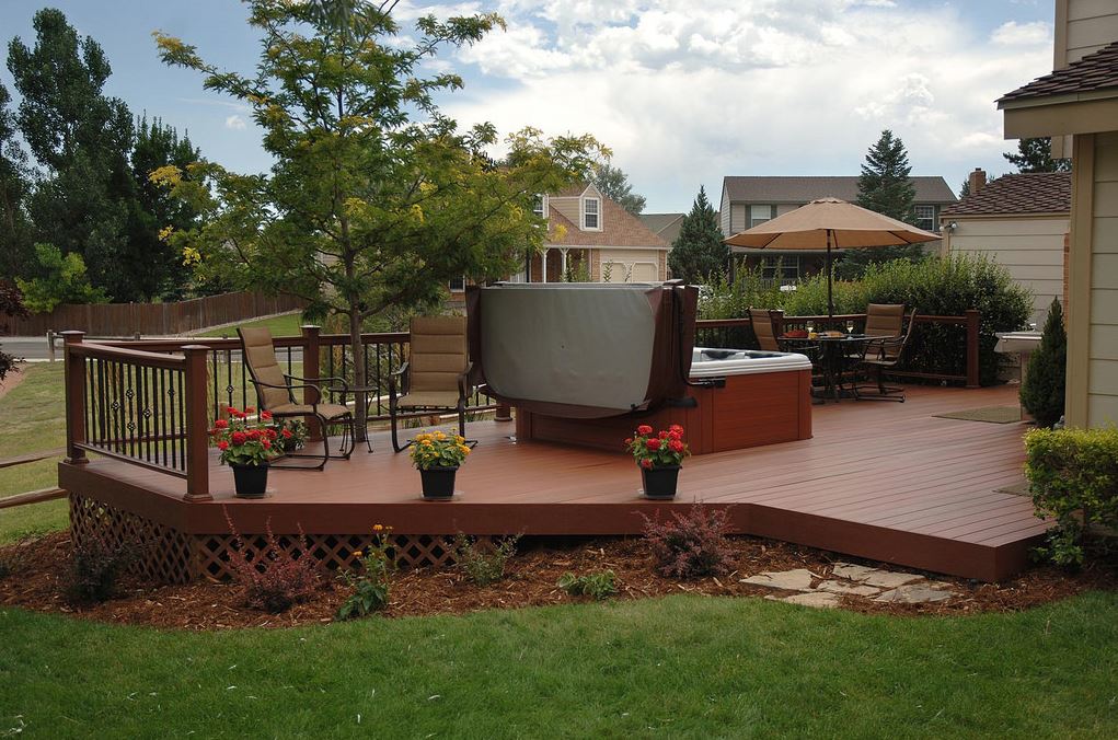 5-considerations-for-installing-a-deck-hot-tub