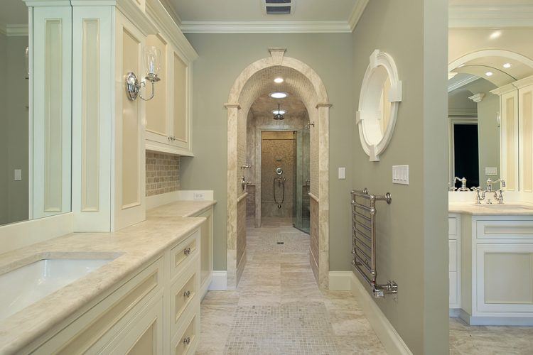 bathroom-with-hallway