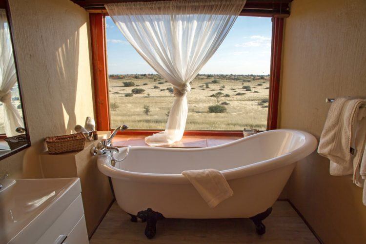 desert-bathroom-with-amazing-view