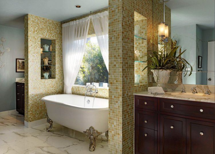 elegant-bathroom-with-stunning-view